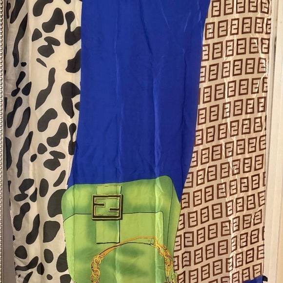 Colorful Patterned Scarf 💯 silk - Picture 2 of 2